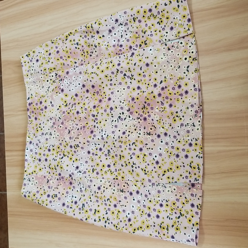 Eyeshadow Floral Skirt Size 1